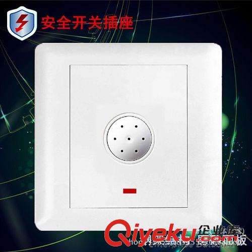 賓利F5 廠家直銷 鋼架結(jié)構(gòu)暗裝墻壁開關(guān)插座 磨砂面板F5 多功能五孔插座