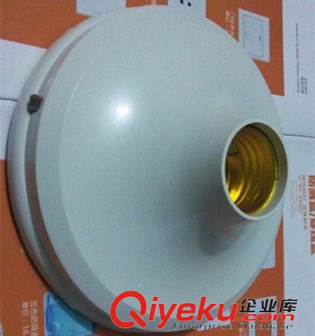 特大號(hào)聲控?zé)艨?梅花燈口 防濺盒 廠家直銷(xiāo) 特大號(hào)聲光控延時(shí)燈口 帶普通燈泡40W以下原始圖片3