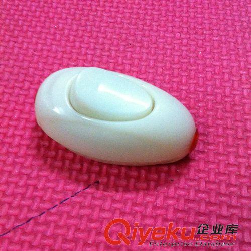長舟床頭開關(guān) 棉湖廠家供應(yīng)高級黃色pvc抗摔船型開關(guān) 床頭開關(guān)  墻壁開關(guān)玉兔型