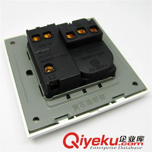 精品推薦 SD86H2(B)-111帶二三極插座一位單控開關(guān) 帶五孔插座單聯(lián)單控開關(guān)原始圖片3