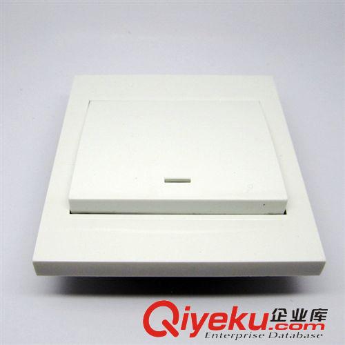 SD/YPZ節(jié)能燈 tj供應(yīng) {gx}大功率4u節(jié)能燈直管 家用三基色節(jié)能燈50W