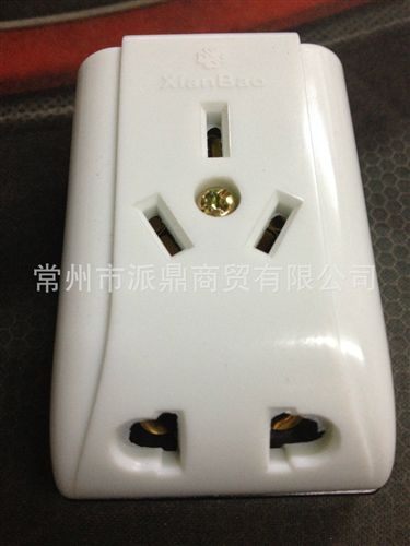 張家港獻(xiàn)寶電工系列產(chǎn)品 正品張家港獻(xiàn)寶10A方形三極 三眼明裝插座ZM13-10