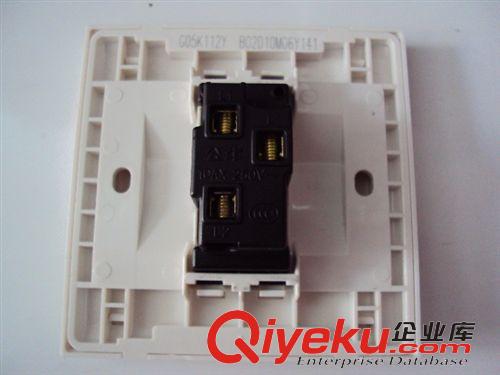 公牛開關(guān) zp86型公牛開關(guān)一開雙控帶熒光阻燃PC墻壁開關(guān)G05K112Y原始圖片2