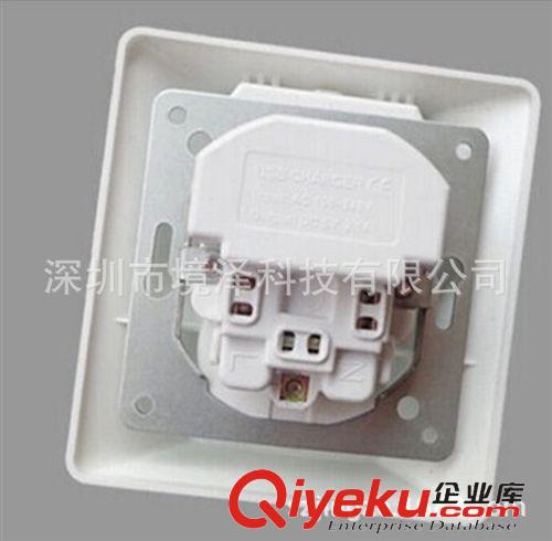 北歐USB插座 爆款 全白北歐三孔雙USB墻壁插座5V 2.1A 外規(guī)USB充電插座原始圖片3