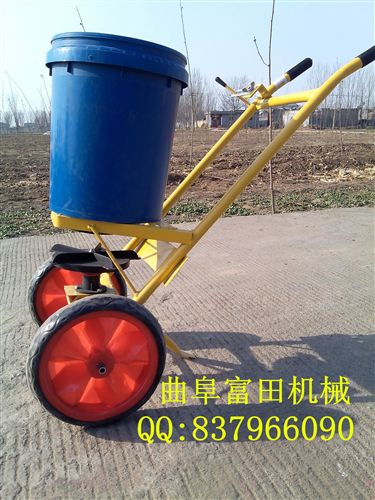 撒肥機(jī) 小型農(nóng)業(yè)機(jī)械，自走式人力施肥車原始圖片2