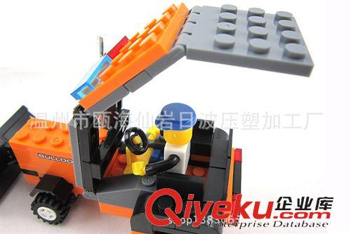 DIY、拼裝、拼砌玩具 供應(yīng)早教推土車 工程車積木 拼插塑料積木  廠家熱銷 益智玩具原始圖片2