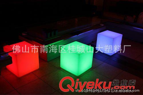 戶外燈箱，滾塑燈罩 300*300 LED發(fā)光立方體 酒吧塑料發(fā)光凳子 發(fā)光方凳 發(fā)光家具