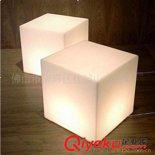 大型塑料花盆 塑料廠加工定制塑料沙發(fā)，坐凳，專業(yè)滾塑加工，旋塑加工(圖)原始圖片2