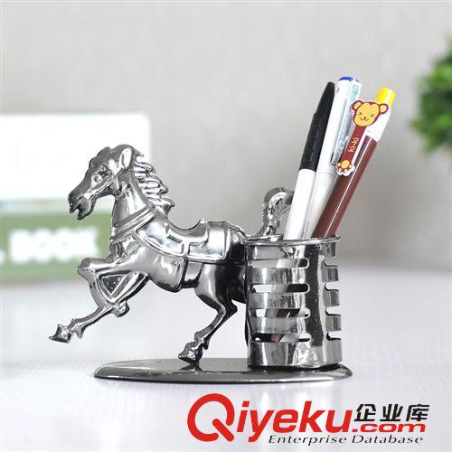 鐵藝擺件 廠家創(chuàng)意馬型鐵藝手機(jī)座 名片架桌面裝飾品 實(shí)用鐵藝卡片夾擺件原始圖片3