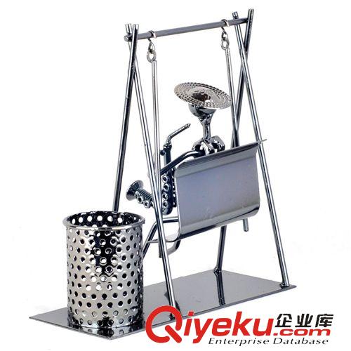 功能型擺件 淘貨源蕩千秋鐵人樂器筆筒 工藝品禮品擺件 送同事員工生日禮物原始圖片3