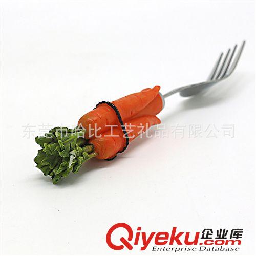 樹脂不銹鋼 精美雕刻紅蘿卜不銹鋼餐具套裝三件套 創(chuàng)意高檔西餐餐具三件套原始圖片2