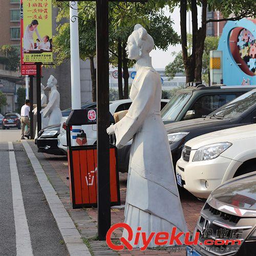 大型雕塑 花園住宅小區(qū)休閑場(chǎng)所道路邊大型抽象玻璃鋼人物雕塑女