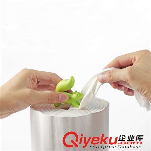 趣味雜貨 奇玩 松鼠樹樁紙巾抽 卷紙筒 紙巾筒 衛生紙收納盒 創意紙巾盒原始圖片2
