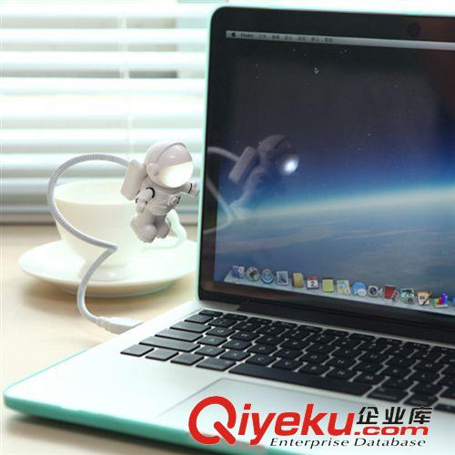 新品上架 奇玩 太空人USB小夜燈 宇航員LED夜燈 鍵盤燈 創意USB書燈臺燈