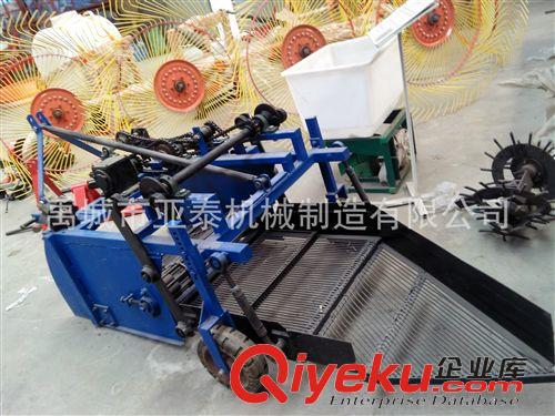 花生收獲機(jī) 廠家專業(yè)供應(yīng){gx}率花生收獲機(jī)4H-800 收花生的機(jī)器小型農(nóng)機(jī)原始圖片2