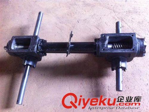 微耕機配件 供應路堅 四驅(qū)變速箱  差速箱 小型齒輪傳動總成 微耕機配件
