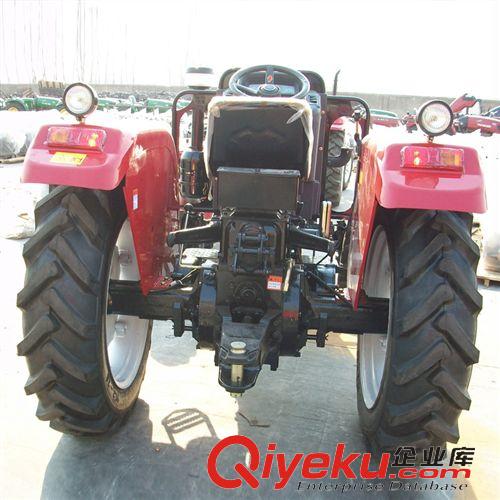 拖拉機(jī) 廠家直銷(xiāo){gx}率實(shí)用輪式拖拉機(jī)外貿(mào)出口好質(zhì)量農(nóng)用機(jī)械四輪拖拉機(jī)原始圖片3