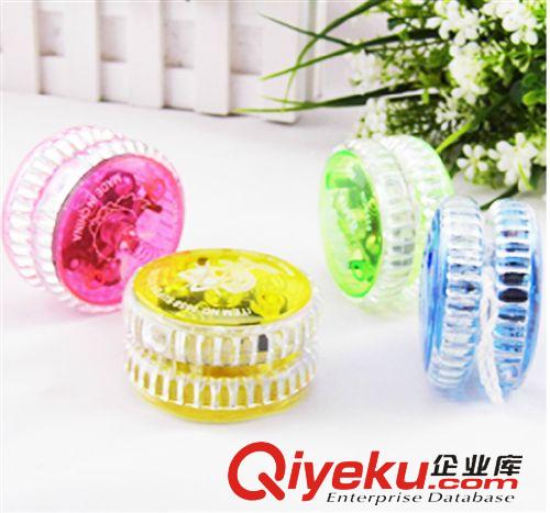 普通類玩具 廠家直銷　塑料長線　發(fā)光悠悠球　地?cái)偀徜N批發(fā)原始圖片2