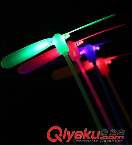 普通類玩具 廠家直銷　雷霆少年之火舞再現溜溜/悠悠/ＹＯＹＯ球　發光玩具