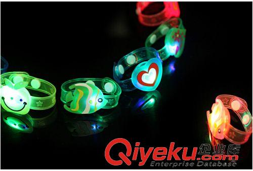 發(fā)光玩具 卡通閃光手腕帶 發(fā)光手鐲 兒童節(jié)禮品 演出道具熱賣(mài)地?cái)偱l(fā)原始圖片2