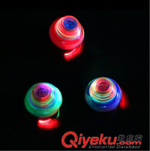發(fā)光玩具 廠家直銷　?。眨疲稀∑卟书W光太空陀螺　兒童玩具批發(fā)原始圖片3