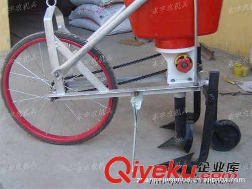 農(nóng)用類機械 【廠家直銷】人工中耕播種施肥機多功能施肥器玉米剝皮機撒肥機