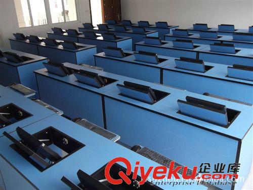 『學(xué)校家具』 供應(yīng)XD-110831便捷型翻轉(zhuǎn)式電腦桌