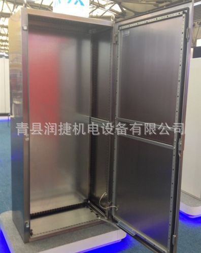 室外機柜 承接 生產(chǎn)不銹鋼豪華機柜 監(jiān)控保護柜 監(jiān)控系統(tǒng)設(shè)備柜原始圖片3