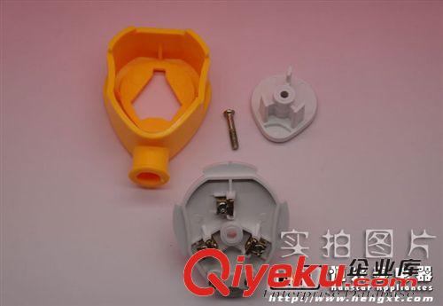 插頭 送禮品批發(fā)咖揚(yáng)D014黃色包膠三極三腳單相接線電源插頭純銅片插頭原始圖片2