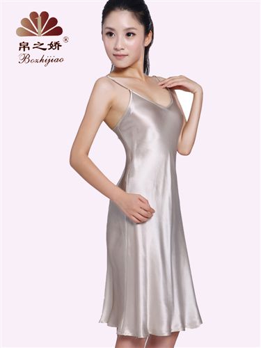 真絲吊帶裙 2014新款新品蘇州廠家批發(fā)簡(jiǎn)約純色/真絲性感睡衣睡裙
