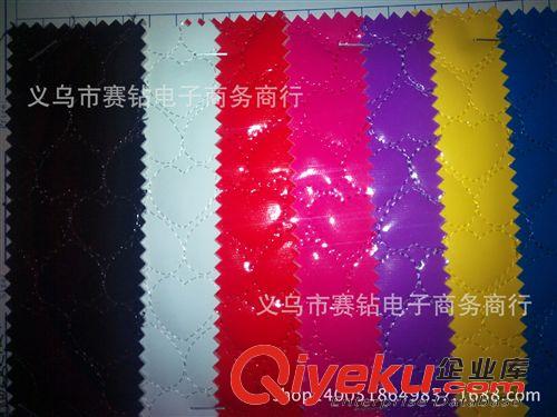 箱包 材料 義烏絎縫繡花皮革適用于箱包軟包珠光靈動格子PU廠家直銷批發(fā)包郵