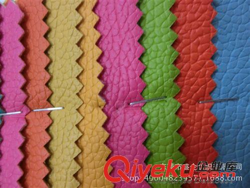 PVC皮革 SQ097#  廠家直銷2015年{zx1}款皮革面料 新款絨底荔枝紋皮革面料原始圖片3