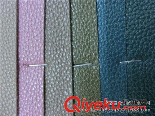 PVC皮革 SQ036#爆款推薦時(shí)尚半PU小十字紋皮革面料 廠家現(xiàn)貨供應(yīng)人造革