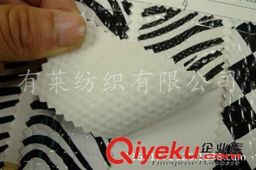 壓紋皮革PUPVC 鏡面高光菱形格子PVC壓紋印花人造革3D立體方格石頭紋壓花皮革原始圖片3