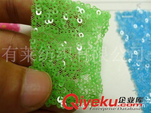 絲綢/雪紡/色丁系列 3厘熒光色珠片繡花布3MM亂繡掛片加密疊片網(wǎng)布底服裝裝飾輔料原始圖片3