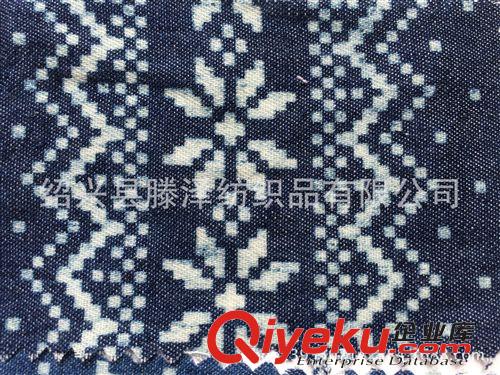 牛仔面料 供應(yīng)2303#薄款印花牛仔面料  印雪花花型薄款牛仔布  配色面料原始圖片2