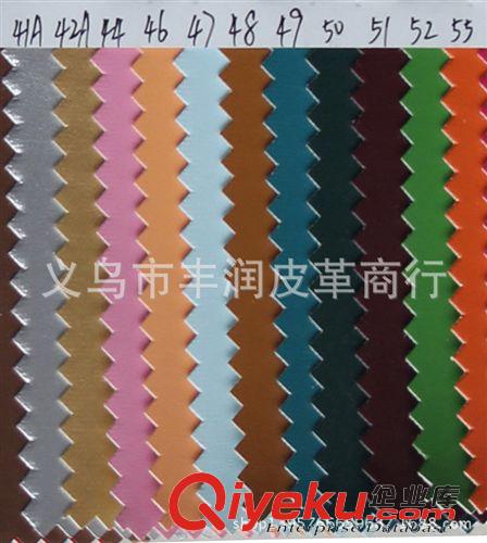 PU皮革 廠家現(xiàn)貨供應(yīng)鏡面PU太空革 鞋用革 主要用于鞋服生產(chǎn)革原始圖片3