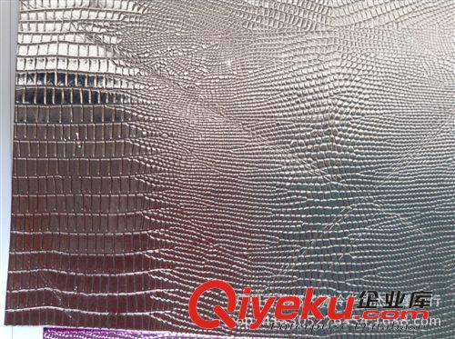金屬貼膜皮革系列 廠家低價供應(yīng)PVC貼膜，PU，金屬貼膜皮革 箱包革手袋用人造革原始圖片2