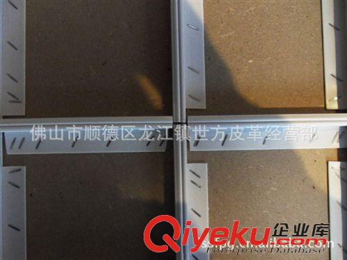 熱銷產(chǎn)品展示 純pvc膠料白色軟包型條_軟包夾條_軟包龍骨_韌性好_阻燃_不易斷原始圖片3
