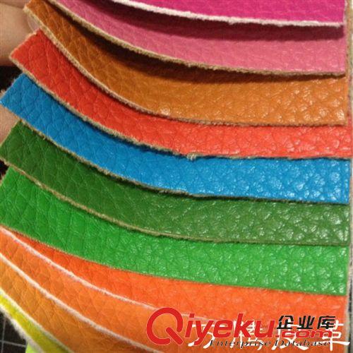 箱包手袋革 現(xiàn)貨供應(yīng)箱包家具用PU蛇紋皮革 PVC皮革 鱷魚紋 竹節(jié)紋