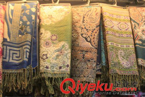 運(yùn)動(dòng)背包 清倉(cāng)處理庫(kù)存登山包戶(hù)外用品戶(hù)外雙肩包運(yùn)動(dòng)包批發(fā)處理