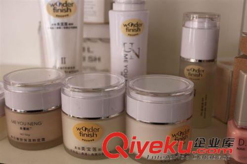 面部護(hù)理套裝 外貿(mào)原裝zp，保濕美白D.R.L.NAIL.POLISH美白活膚滋潤(rùn)霜處理原始圖片3
