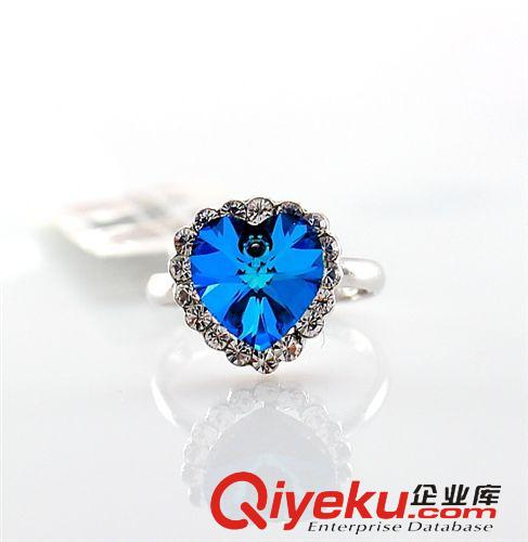 潮流飾品 廠家直供戒指鑲鉆開業(yè)典禮合金女式心形znq典藍色水晶一件代銷