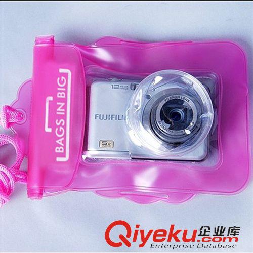 夏季暢銷產(chǎn)品 廠家批發(fā) 夏季熱銷相機(jī)防水袋游泳 伸縮鏡頭防水套