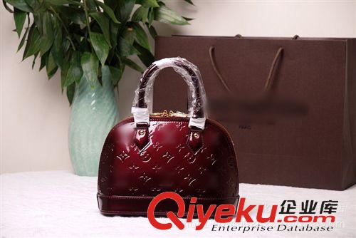 女包專區 廣州批發女士包包  廠家直銷迷你小號貝殼包漆皮紫金色女包 新款