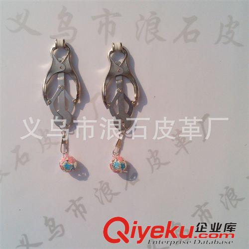 情趣鈴鐺乳夾 廠家直銷 新款調(diào)情用品 鈴鐺乳夾乳飾 乳頭刺激 成人情趣用品原始圖片2
