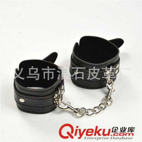 情趣skjk 夫妻情趣用品批發(fā) 優(yōu)質(zhì)皮革毛絨sk 手動(dòng)扣帶鏈sk 另類情趣銬原始圖片2