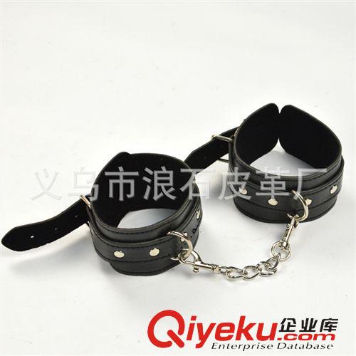 情趣腳銬 成人用品批發(fā) 優(yōu)質(zhì)皮革帶鏈腳銬 夫妻另類束縛情趣腳銬 情趣用品原始圖片3