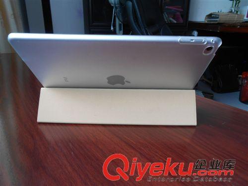 蘋果平板電腦電壓系列皮套 新款 IPAD6蘋果6磨砂透明殼三折電壓保護(hù)套 平板電腦皮套廠家批發(fā)原始圖片3