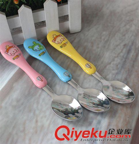 袖套|圍裙|廚房用品|工作服 新不銹鋼寶寶飯勺湯勺TZ-8834或8836 學(xué)生飯勺調(diào)羹 tj批發(fā)1730